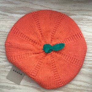 NWT Mini Boden Pumpkin Beret